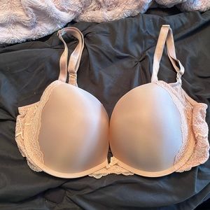 VS Dream Angels push up bra. Size 38D. Like new. Wore once.
